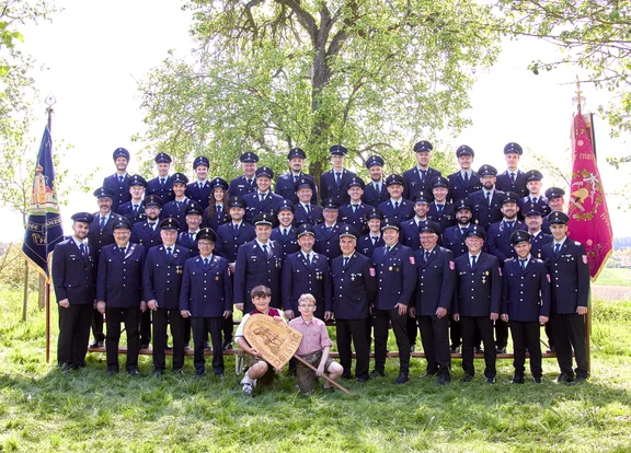 10.Feuerwehrler i n Uniform.jpg